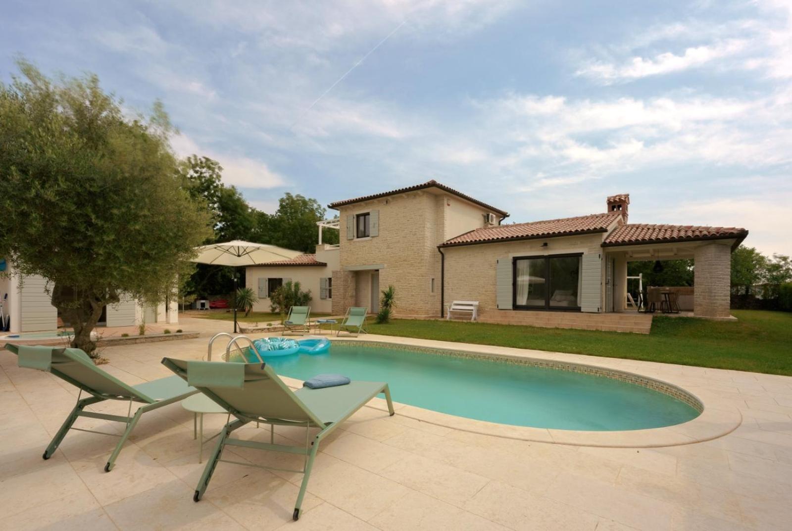 Luxury Villa In Istria - 9,000 Sqm Private Estate With Pool & Sauna, 15 Min To Sea, Near Fazana, 3 Bedrooms Juršići Exterior foto